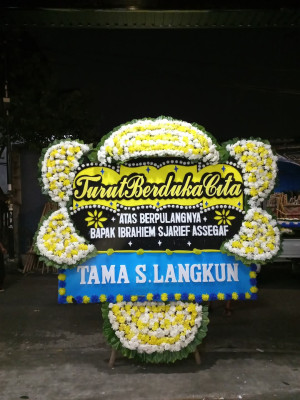 Papan Bunga Duka di Pandean Lamper